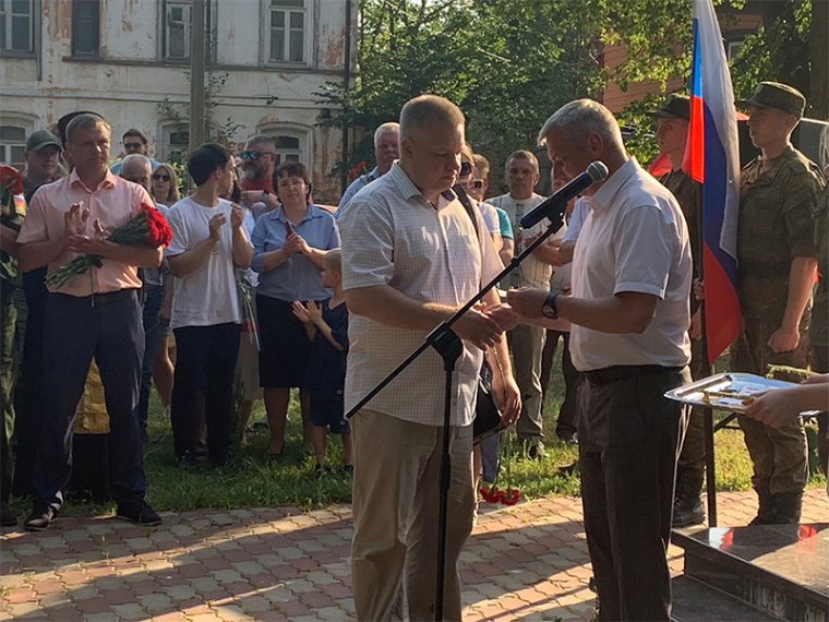 01 июля у памятного знака воинам-интернационалистам в сквере Победы состоялся митинг, посвященный Дню ветеранов боевых действий.