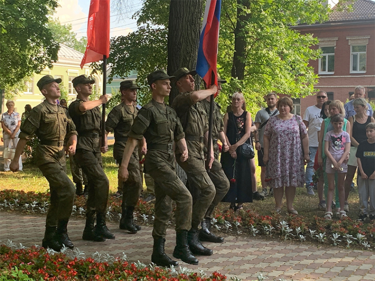 01 июля у памятного знака воинам-интернационалистам в сквере Победы состоялся митинг, посвященный Дню ветеранов боевых действий.